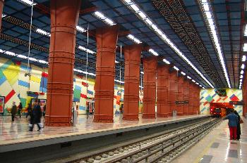 Estación de metro Olaias, Lisboa, Portugal