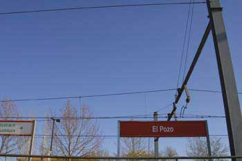 Vista de una catenaria de la estación de El Pozo, Madrid