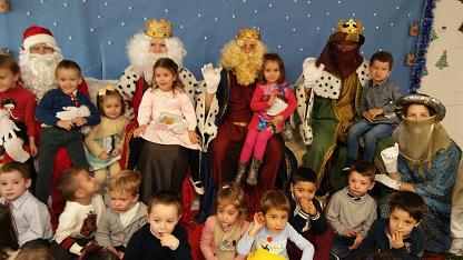 Los Reyes Magos visitan el colegio 9