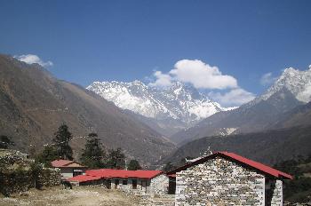 Everest con Nuptse y Lhotse, vistos desde Tengboche