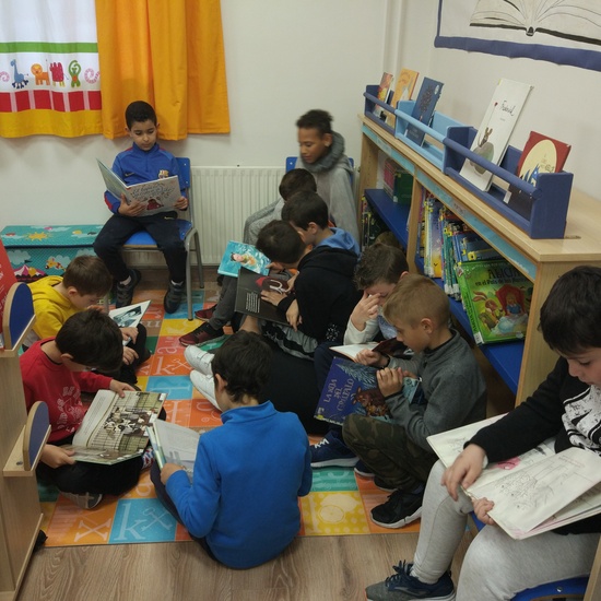 Visitamos la nueva biblioteca del colegio 3