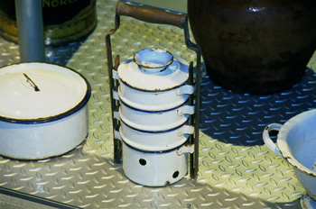 Utensilios domésticos: Portacomidas con hornillo de brasa, Museo