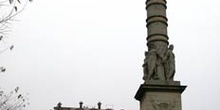 Columna de Châtelet en la Plaza de Châtelet, París, Francia