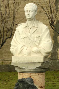 Monumento al Comandante Ramón Franco, Museo del Aire de Madrid