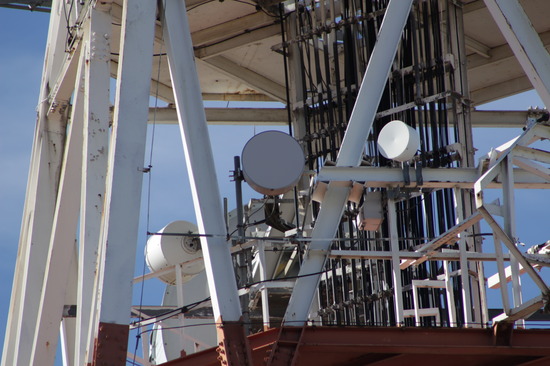 Radioenlaces de 18 Ghz punto a punto con radomos de protecci&