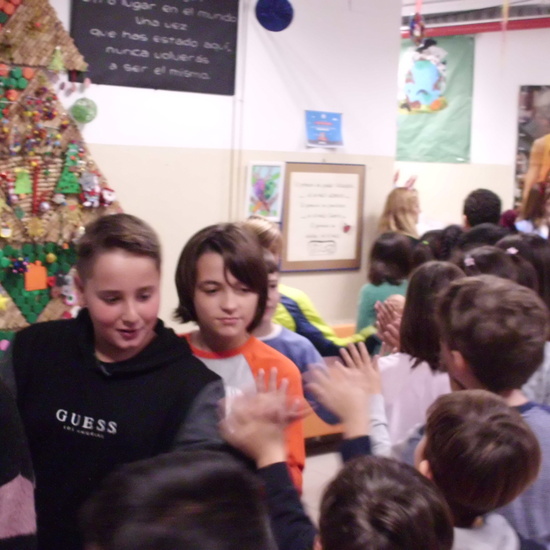 NOS FELICITAMOS NAVIDAD EN EL HOSTOS 3