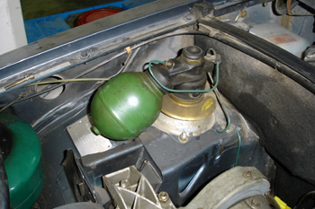 Suspensión hidroneumática. Detalle de esferas de gas