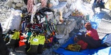 Mochilas, cuerdas, crampones y piolets