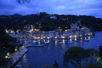 Panorámica nocturna de Portofino