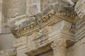 Fachada del Templo de las Ofrendas, Jarash, Jordania