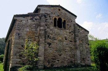 Vista desde el ábside de la Iglesia de San Pedro de Nora, Oviedo