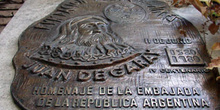 Placa conmemorativa de Juan de Garay
