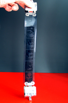 Película sujeta por pinzas