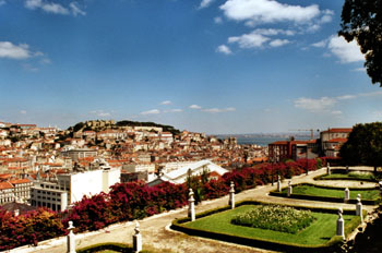 Lisboa vista desde el mirador de San Pedro de Alcántara, Portuga