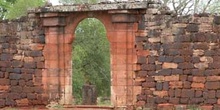 Puerta situada en las Ruinas de la Misión de San Ignacio, Argent