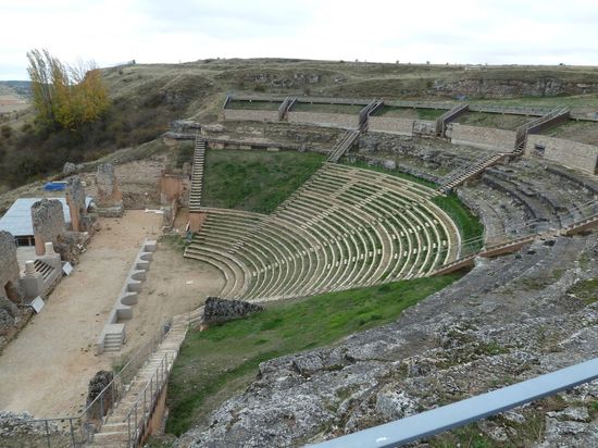 Teatro de Clunia