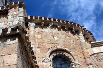 ábside de la Iglesia de Sta. María del Rivero, San Esteban de Go