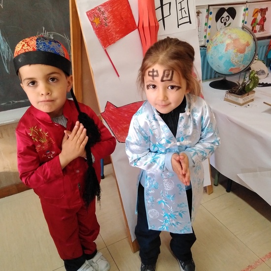 3ºb de infantil sigue de visita por China 2