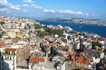 Vista del Bósforo desde el mirador de la Torre Gálata, Estambul,