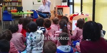 En la biblioteca 4 y 5 años de E. Infantil