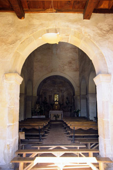 Nave central de la iglesia de San Salvador de Priesca, Villavici