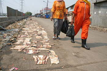 Secado en el suelo, Jakarta