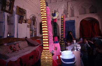 Interior de una vivienda en Zabid, Yemen