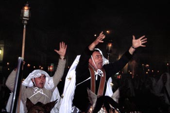 Mayordomos pidiendo el estandarte de la Virgen - Torrejoncillo,