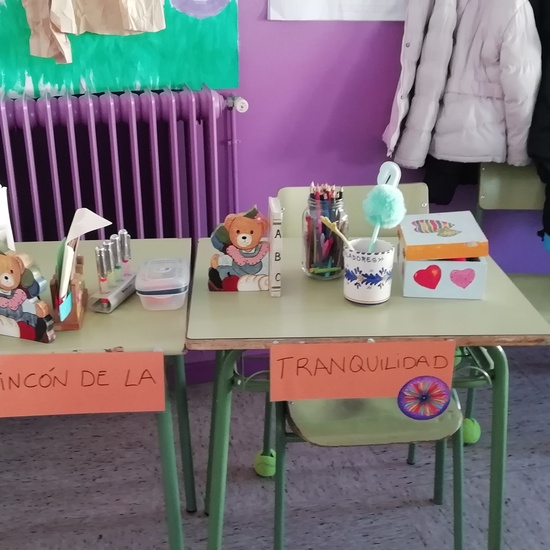 Talleres de chapas con iconos olímpicos, viseras y papiroflexia. 23