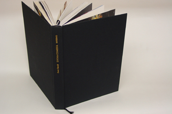 Cubierta en tela de un libro