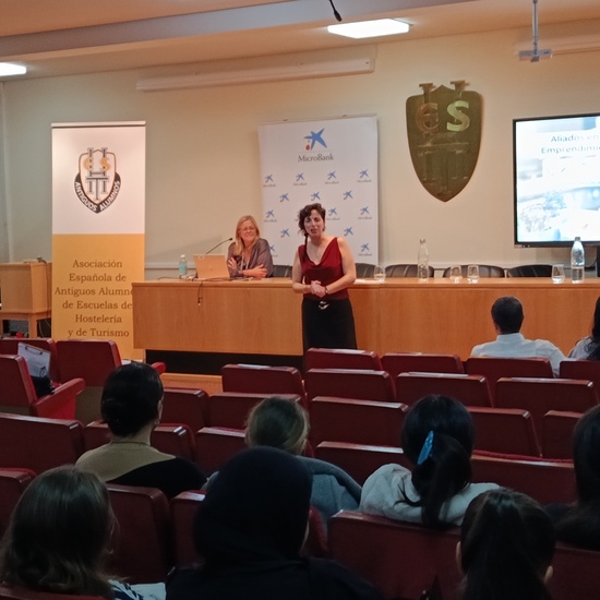 Taller de microcréditos para el emprendimiento de Microbank.