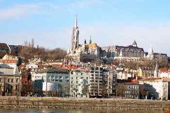 Orilla del Danubio por la parte de Buda, Budapest, Hungría