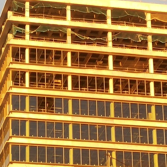 Edificio en construcción. Estructura entramada.