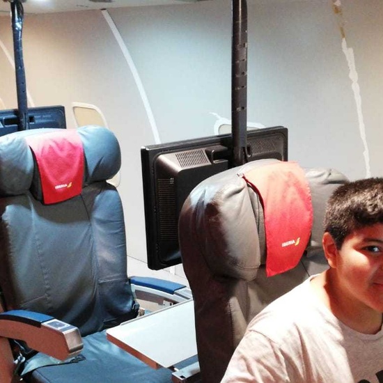 LAS NIÑAS Y NIÑOS DE AMPARO  DISFRUTANDO EN MICRÓPOLIX 2