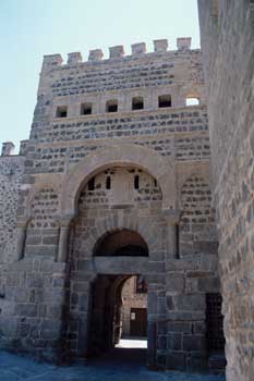 Puerta de piedra