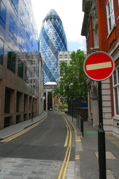 Swiss Re Building, del arquitecto Norman Foster, Londres, Reino
