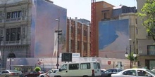 Lonas pintadas que cubren edificios en obras