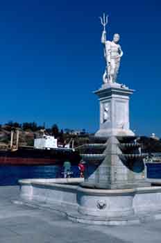 Monumento, Cuba