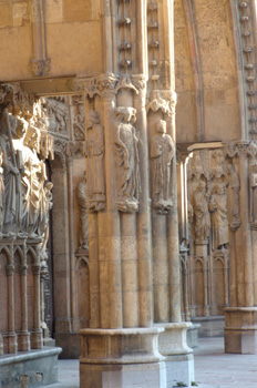 Columnas de la fachada, Catedral de León, Castilla y León