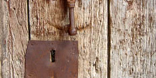 Detalle de herraje de puerta