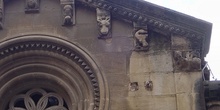 Detalle de adornos en muro, Huesca