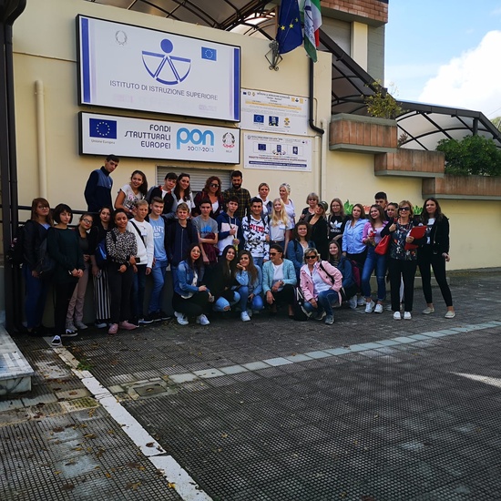 28-El Centro Anfitrión