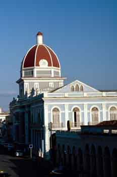 Palacio y cúpula, Cuba