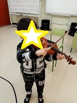 NUESTROS PEQUEÑOS DESCUBRIENDO INDTRUMENTOS 4