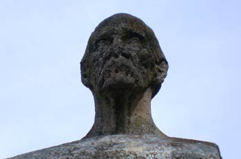 Escultura de hombre