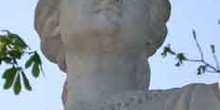 Detalle del monumento a Doña Berenguela, esposa del rey Alfonso