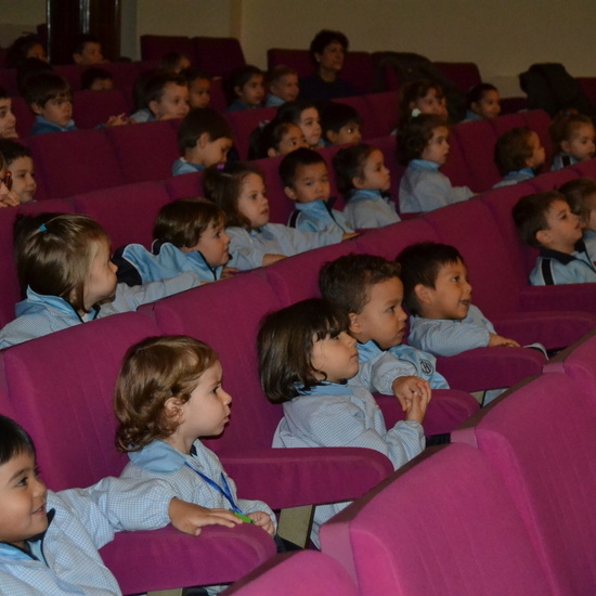 TEATRO LA CHARLOJA. “KAMELOT” 1