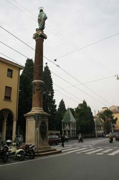 Via San Francesco, Bolonia