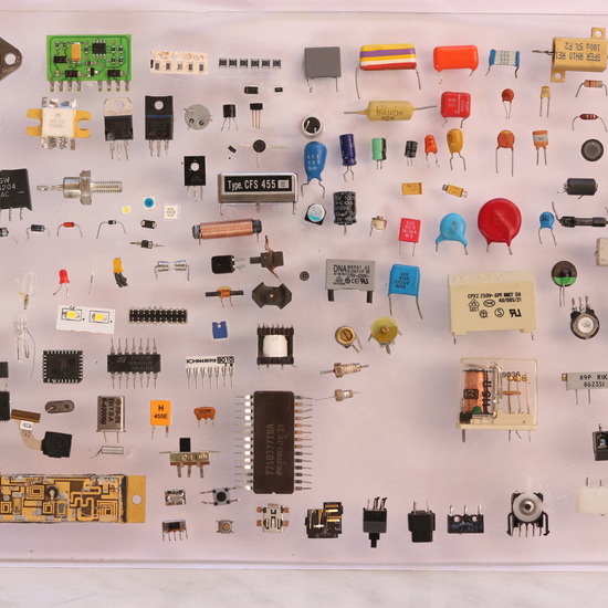 Componentes electrónicos variados