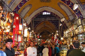 Tiendas en el Gran Bazar, Estambul, Turquía